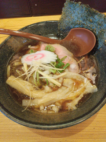 「清湯系中華そば 生粋」@麺通 伊武記の写真