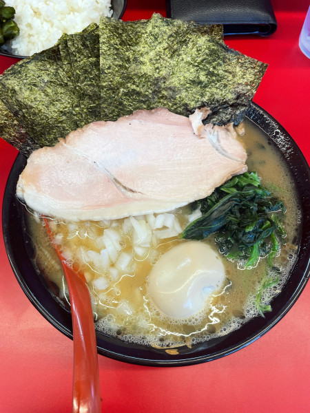 「味玉ラーメン」@横浜家系らーめん かわみ家の写真