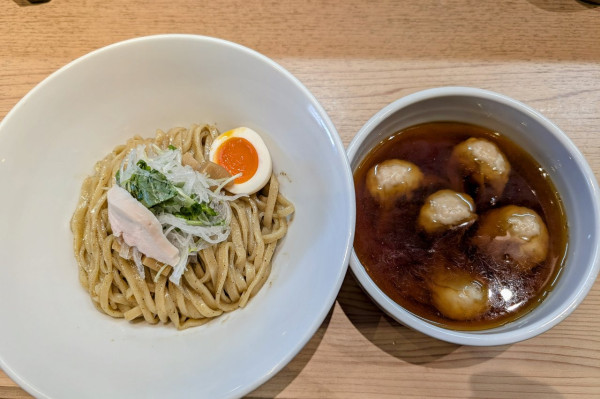 「ワンタン醤油つけめん990円」@セキレイ 〜NIBOSHI no D5〜の写真