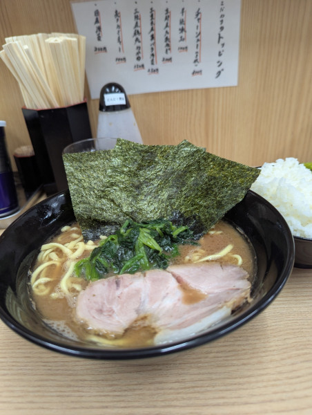 「ラーメン+ライス食べ放題」@横浜ラーメン 武蔵家 御茶ノ水店の写真