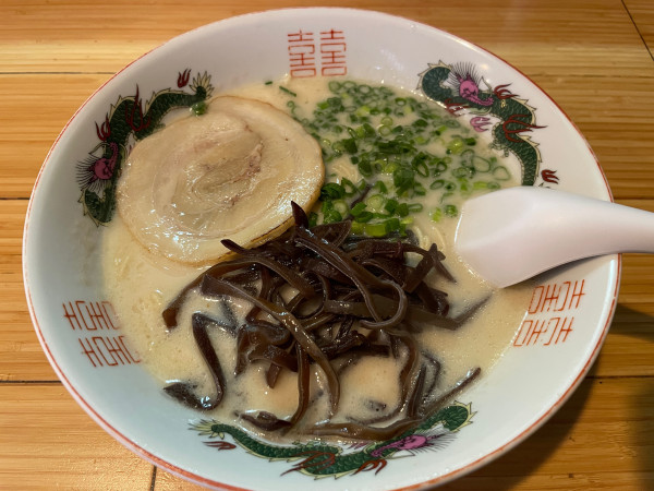 「博多豚骨ラーメン」@コハクノトキの写真
