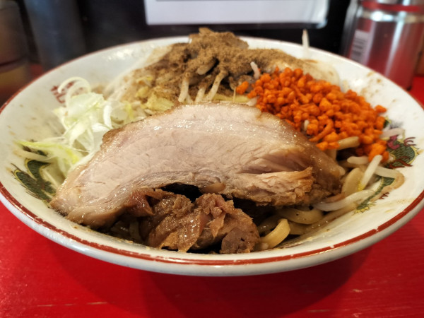 「まぜそば(ミニ) 豚あり」@ラーメン鷹の目 北千住店の写真