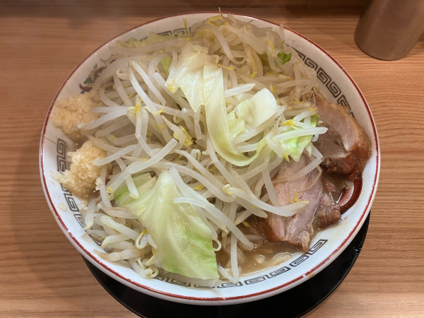 「小ラーメン(野菜、ニンニクマシマシ) 1000円」@豚山 幡ヶ谷店の写真