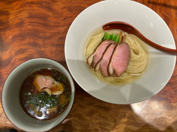 「限定　鴨出汁昆布水つけ麺 ¥1600」@三馬路 東京店の写真