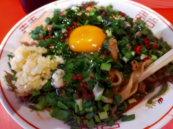 「ニラまぜそば（脂・にんにく）」@BUTAKIN 御茶ノ水店の写真