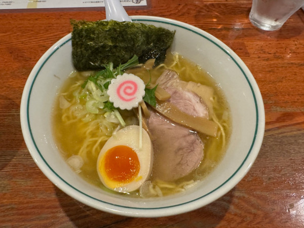 「煮干しベース塩ラーメン　中盛」@麺屋二八の写真