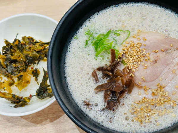 「博多豚骨カプチーノ風ラーメン 570円 追いシャリ 180円」@かっぱ寿司 アトレ亀戸店の写真