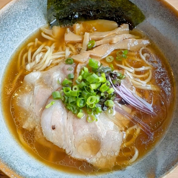 「中華蕎麦 鶏醤油 980円+焼豚御飯 480円」@中華蕎麦 三藤 石岡店の写真