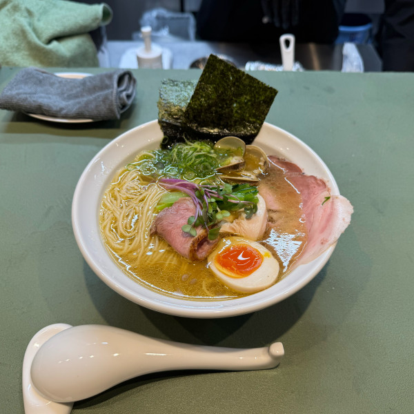 「金色の鶏メヂカ」@中華そば とり木瓜の写真