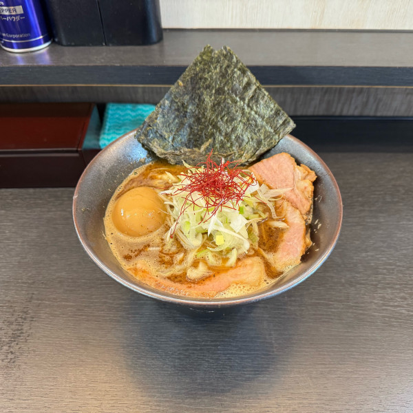 「味玉焼あごラーメン」@麺屋なにがしの写真