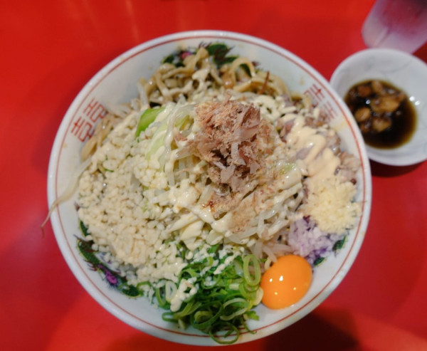 「冷やしまぜそば・大盛（1,300円）」@用心棒 市ヶ谷飯田橋の写真