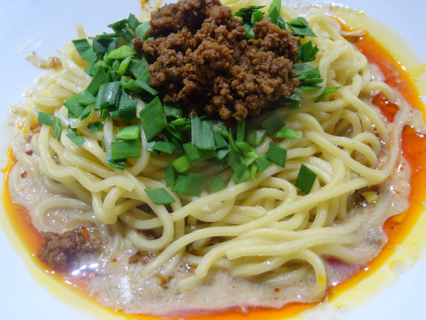 「汁なし担々麵 950円」@担々麺 ぺん坊の写真