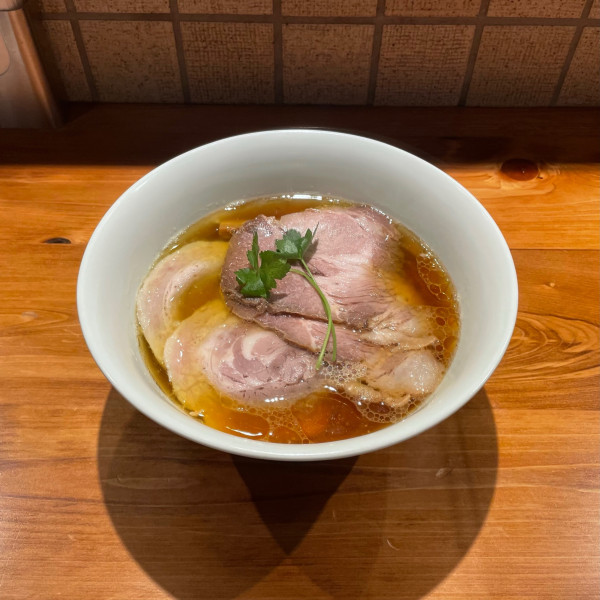 「チャーシュー醤油らぁ麺」@麺 ふじさきの写真