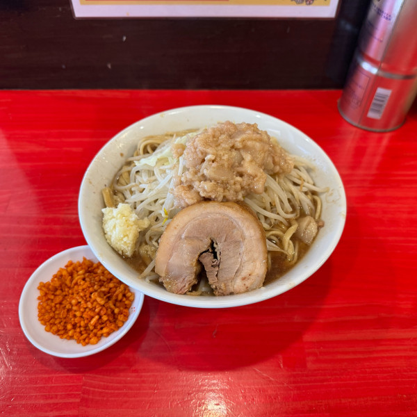 「ラーメン小豚入り」@鷹の目 獨協大学前本店の写真