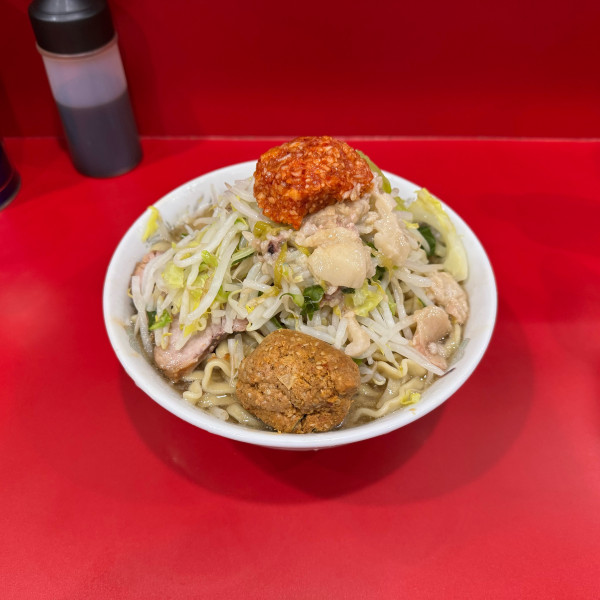 「小らーめん+ごま玉+ニンニクジャン」@ラーメン二郎 生田駅前店の写真