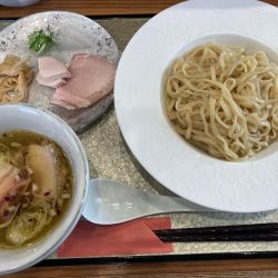 塩つけ麺（大盛）＋吊るし焼きチャーシュー