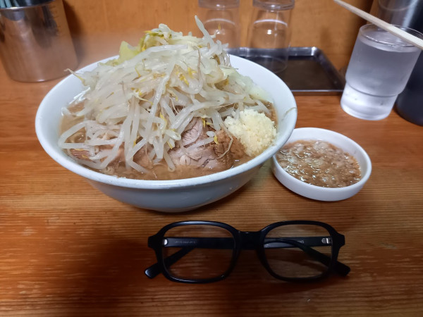 「ラーメン300g(にんにく少し・野菜・あぶら)」@ラーメン もみじ屋の写真
