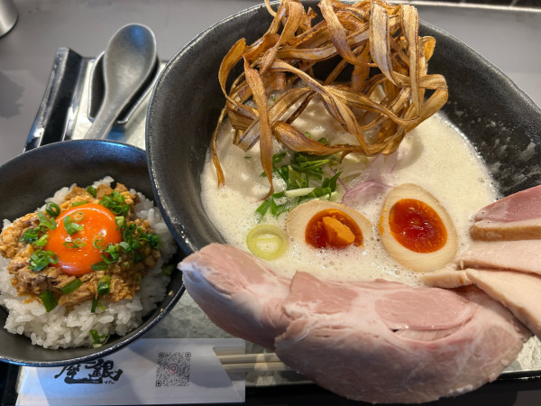 「特製鶏soba＋鶏ユッケ丼」@鶏soba座銀 横浜西口店の写真