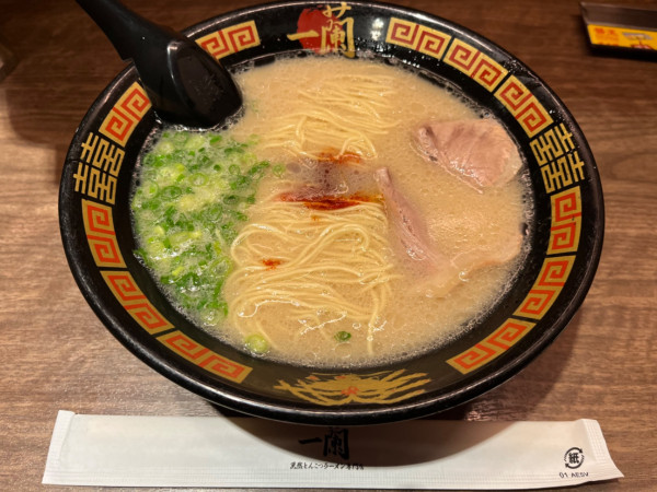 「天然とんこつラーメン＋替玉」@一蘭 アトレ上野 山下口店の写真
