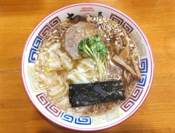 「醤油ワンタンそば 1100円」@ちばき屋 葛西店の写真