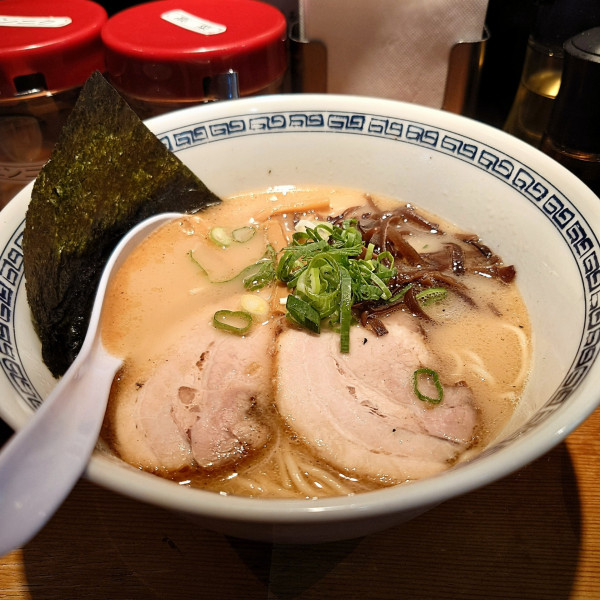 「ランチセットA(ラーメン、菜餃子〈3ヶ〉、ミニ角煮丼)」@熊本ラーメン ひごもんず 西荻窪店の写真