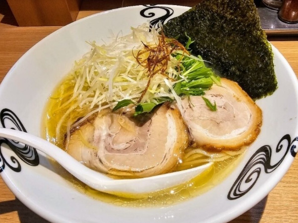 「淡麗塩そば」@麺や 向日葵の写真