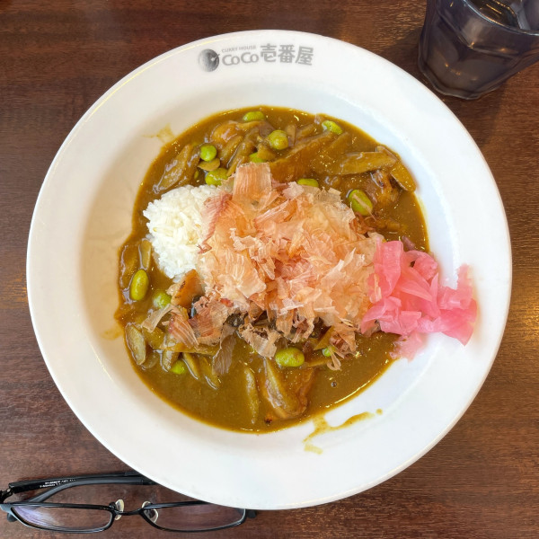 「炭火焼きチキンと和の出汁カレー（辛さ普通）」@カレーハウスCoCo壱番屋 町田木曽店の写真
