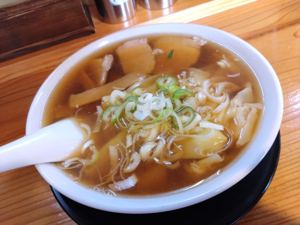 「ワンタン麺 800円」@志のぶ 支店の写真