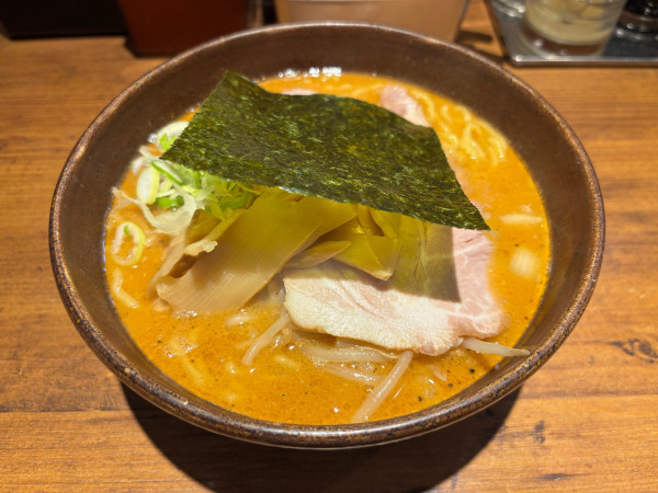 「味噌ラーメン　1030円」@北海道らーめん 楓 横浜西口店の写真