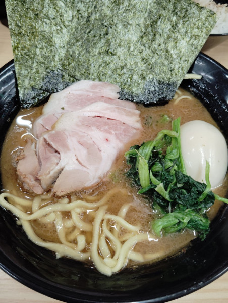「ちょうどいいラーメン並」@横浜ラーメン 武蔵家 御茶ノ水店の写真