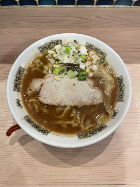 「凄い!煮干しらぁー麺(1200円)銀ダレ抜き」@鮨とラーメン うおがしや 鶴屋町店の写真