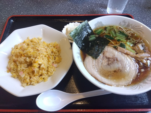 「半チャーハン」@らーめんしゃんしゃんの写真