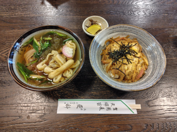 「夜なきそば560円、木葉丼640円」@更科の写真