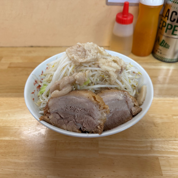 「小豚2枚」@ラーメン 登良治郎の写真