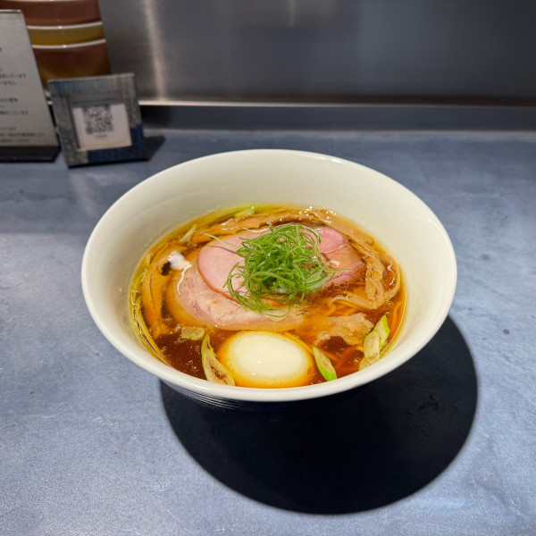 「特製醤油RAMEN」@うずとかみなりの写真