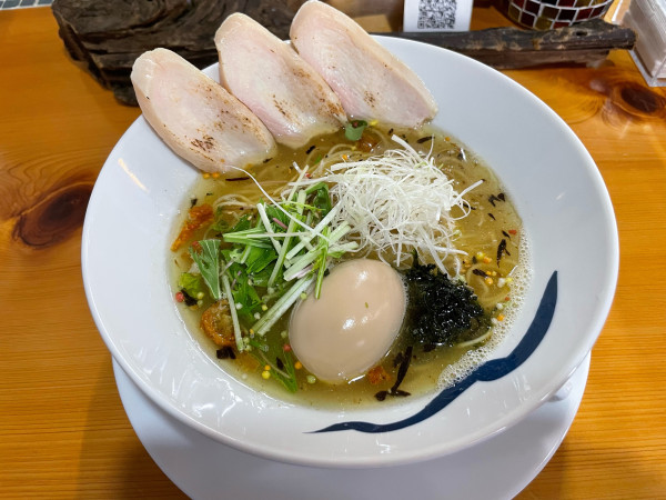 「慕情 塩(¥900) 煮玉子(¥100)」@青波の写真