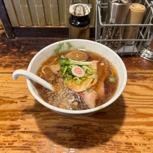 「正油ラーメン+味玉」@G麺7の写真