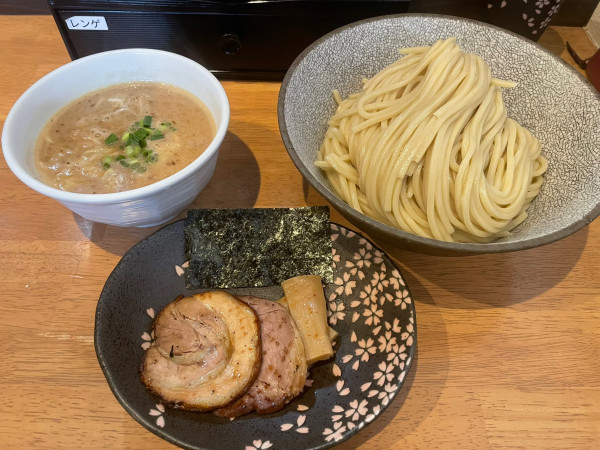 「濃厚醤油つけ麺1000+麺スープ大盛り200」@麺処 湯咲の写真