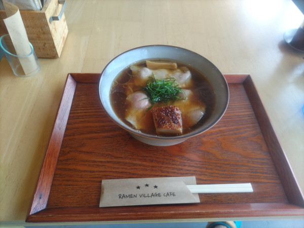 「淡麗醤油ラーメン」@RAMEN VILLAGE CAFEの写真
