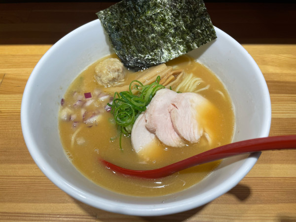 「濃厚鶏白湯らぁ麺（醤油）」@らぁ麺 ちり葉の写真