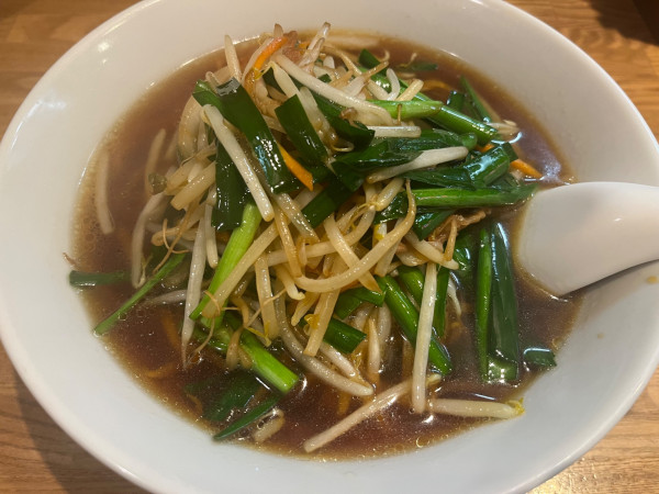 「ニラそば、半チャーハン」@新雅の写真