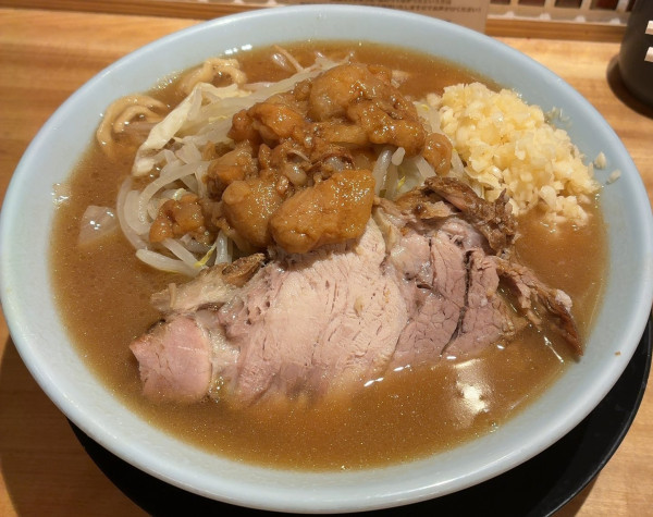 「ラーメン 厚豚1枚 麺150g(1,000円)」@俺の生きる道 関内地下街マリナード店の写真