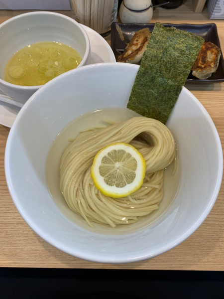 「昆布水つけ麺塩(具無し) 自家製焼き餃子5個」@ASHITAMO RAMENの写真