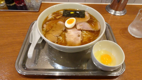 「チャーシューワンタン麺（1,450円）＋生玉子（100円）」@昭島 大勝軒の写真