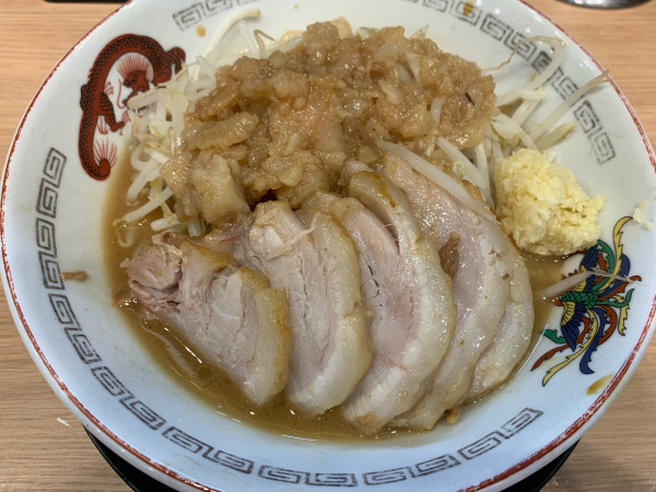 「ミニぶた ニンニクカラメアブラマシマシ」@豚山 五反田店の写真