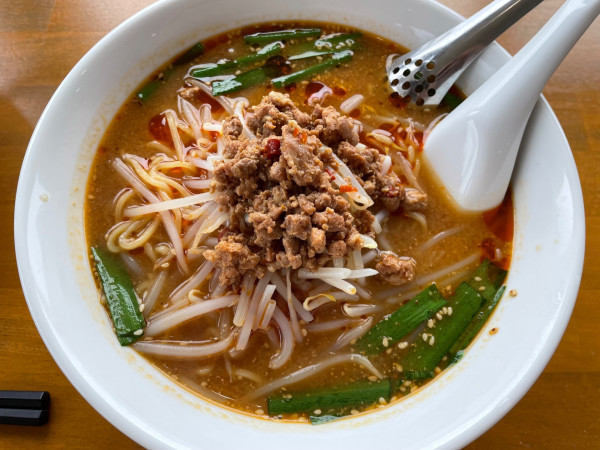 「味噌台湾ラーメンセット￥９００　麺大盛￥１５０」@中華料理 沁心閣の写真