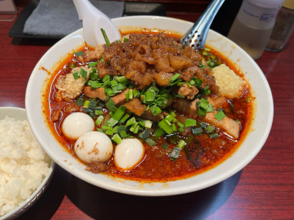 「辛いスタ満ソバ(ちょい辛)+まさお+ニラ+小ライス」@元祖スタミナ満点らーめん すず鬼の写真