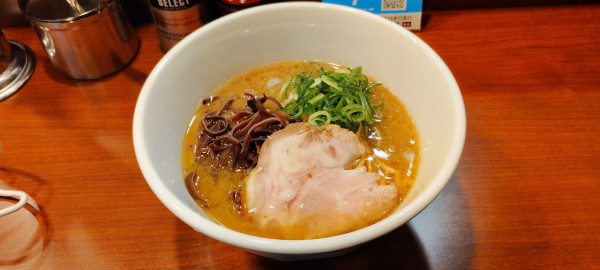 「ストロング豚骨醤油」@ラーメンニキ新橋の写真