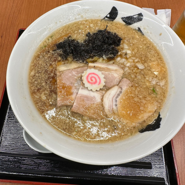 「中華そば 大盛+生ビール ¥1,700くらい」@酒麺亭 潤 JR新潟駅店の写真