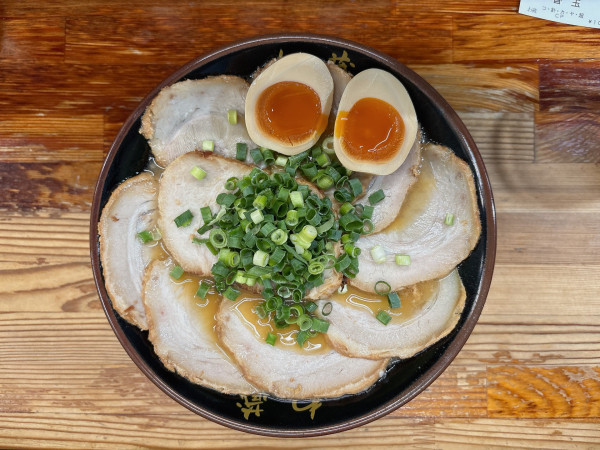 「チャー玉らーめん:1,350円、替玉:100円」@博多とんこつラーメン わ蔵 歌舞伎町店の写真